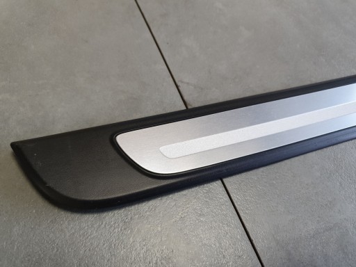 Audi A3 8Y cap threshold door przednich of left 8V4853491M