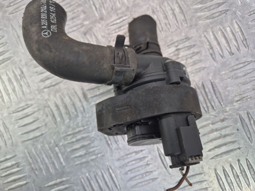 zusätzliche Wasserpumpe Mercedes C180 W205 027758 OM626.951