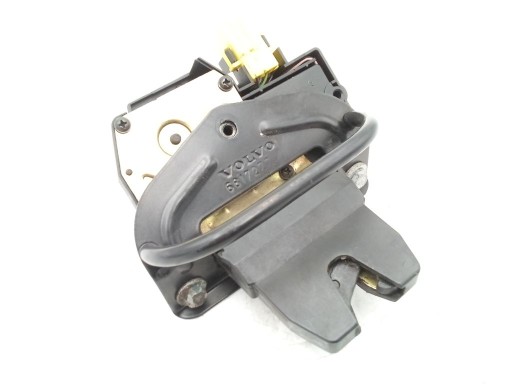 Volvo C70 and lock of the rear bonnet 8611158