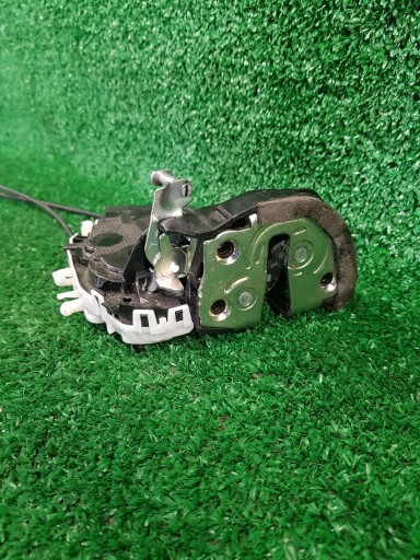 lock door left rear part rear TOYOTA YARIS 3 2 PIN U20-14120