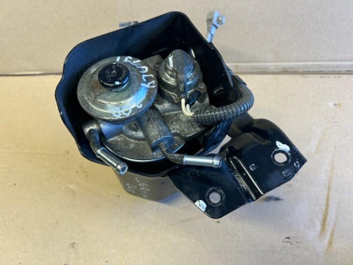 SUBARU LEGACY V 2,0 D couverture filtre carburant