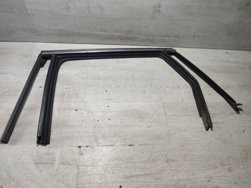 Peugeot 308 2019 rear part side left moulding / gasket windows door tylnych