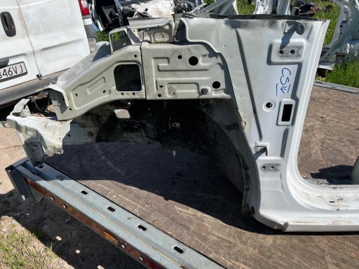 KIA CARENS IV quarter quarter FARTUCH right front 2013