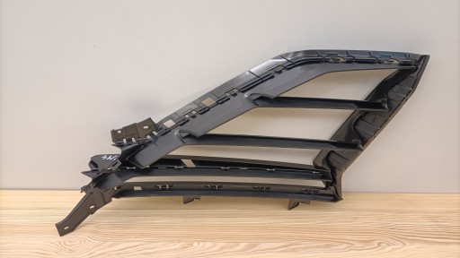 LAMBORGHINI URUS 4ML LIFT left grid of a bumper new original DOM/M4