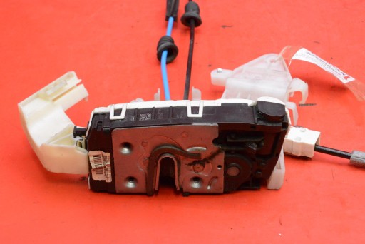 lock door right rear part rear A2047302235 MERCEDES E-class W212 sedan 09-13