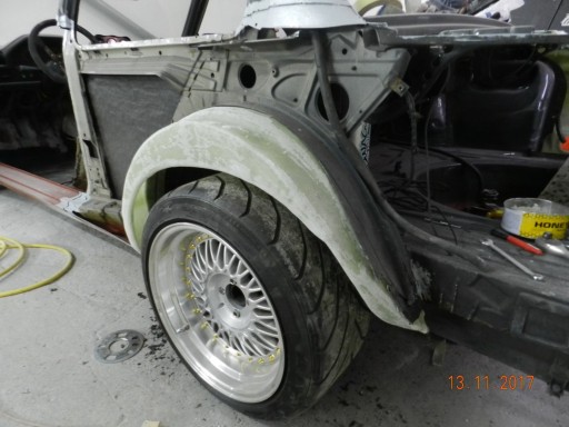 MPE30M314 - ВНУТРЕННИЕ КОЛЕСНЫЕ АРКИ ЗАДНИЕ BMW E30 M3 РЕПЛИКА ДРИФТ