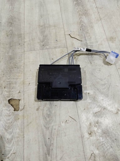 86740-33281 86741-33102 - Контроллер модуля подъема toyota camry 2022