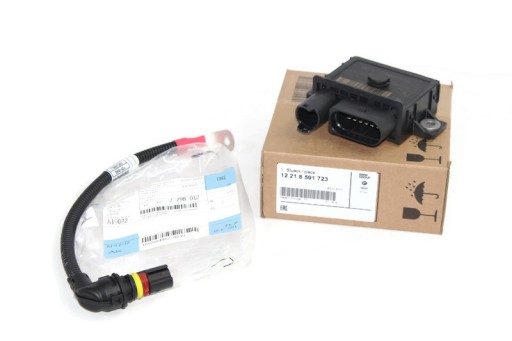 12218591723 12427798012 - OE BMW 2.0 d N47 блок управления свечами накаливания + провод