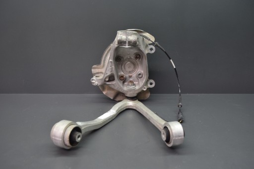 swing right arm front BMW i3