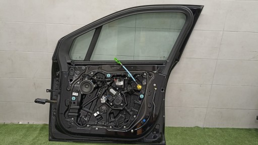 BMW U06 dveře pravé předek 475