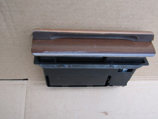 1 MERCEDES W126 попільничка в тунелі