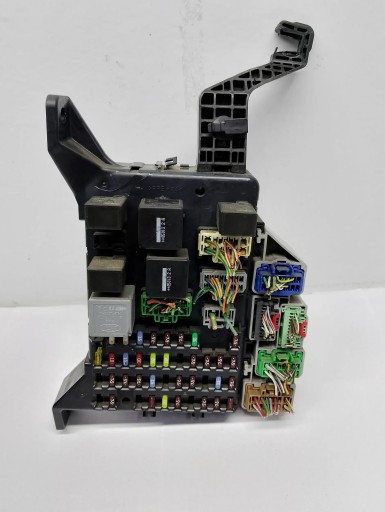 compartment of fuses module BSI Ford Mondeo MK3 4S7T14A073AA
