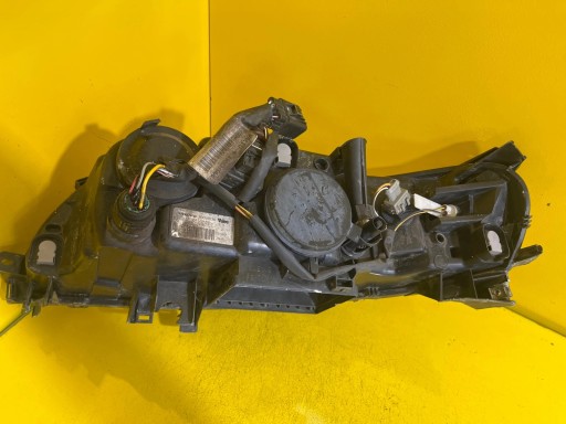 light right VOLVO V70 2 II LIFT ZWYKLA 30698836