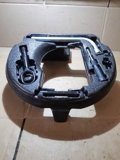 AUDI C6 C7 Absorbeur de choc Roue secours garniture Cric 4G0012109A