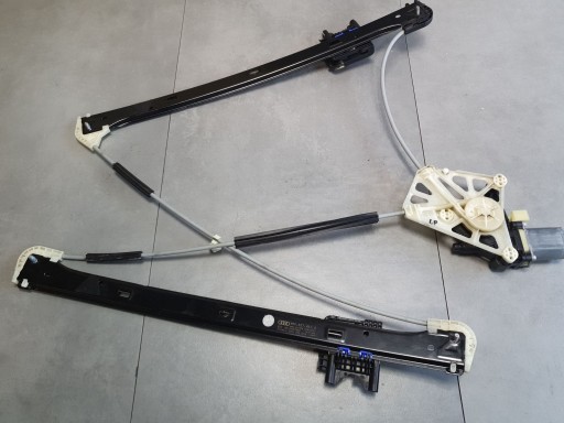 Audi Q7 4M window regulator door left front 4M0837461A