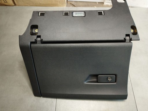 Audi A5 B10 skrinka spolujazdca spolujazdca 8B1857035B