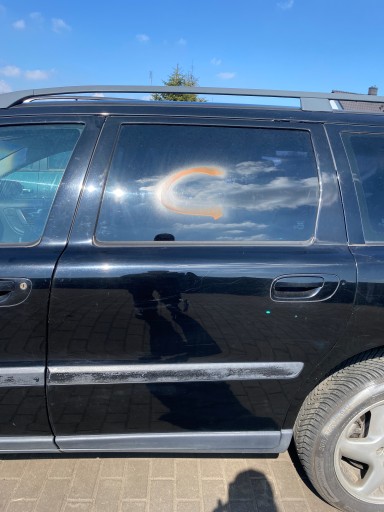 Volvo V70 2 II 00-08 door left rear. rear part kod lakieru 019-26
