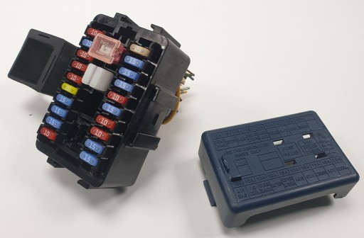 Блок предохранителей opel agila a 1.2 36717-84e1