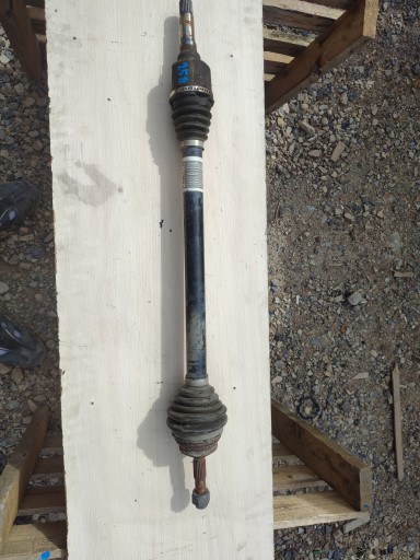 Demi axe Droite Avant Avant PEUGEOT 2008 et 1 1.2 VTI 9677209880
