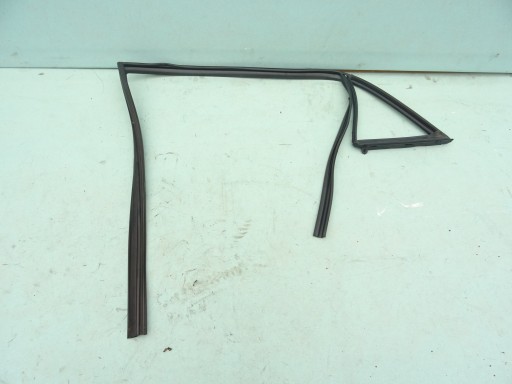 83531-C7000 - Ущільнювач скла задній лівий HYUNDAI i20 II 14-