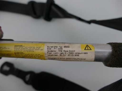 AUDI A8 D2 tension belt safety left front