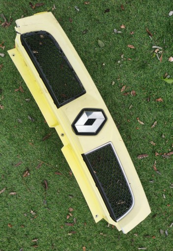RENAULT TRAFIC grill grille radiator 8200204453 911652293 8200204452