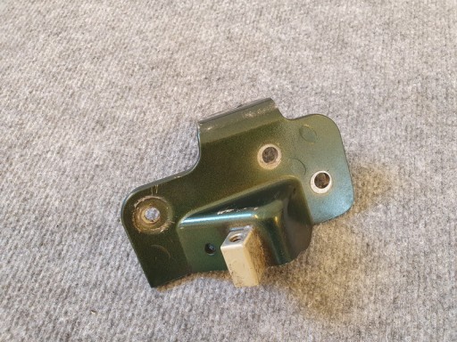 BENTLEY BENTAYGA 36A821393B ОПОРА КРИЛА OE