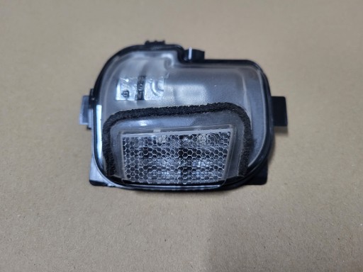 BHN9-51-7302 - MAZDA 3 III 13-17R указатель поворота зеркала П