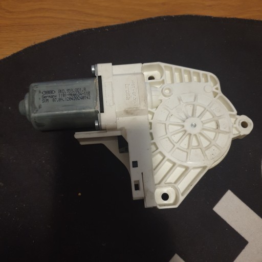 Электродвигатель переднего левого стекла skoda superb ii 8k0959801a