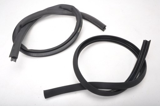 MCLAREN 650S УПЛОТНЕНИЕ ДВЕРИ ПЕРЕДНИЙ ЛЕВЫЙ