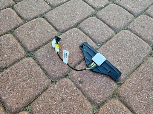 Sensor zajecia SITZ Sitze Opel Corsa F L001634142AD 41844015C