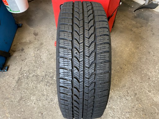 tyre ZIMOWA 215/60R17C GOODYEAR Ultra Grip CARGO as new 8,5mm