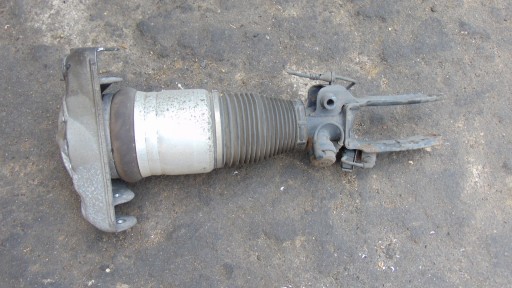 4.5 V8 - Амортизатор пыльник передний audi q7 cayenne touareg левый