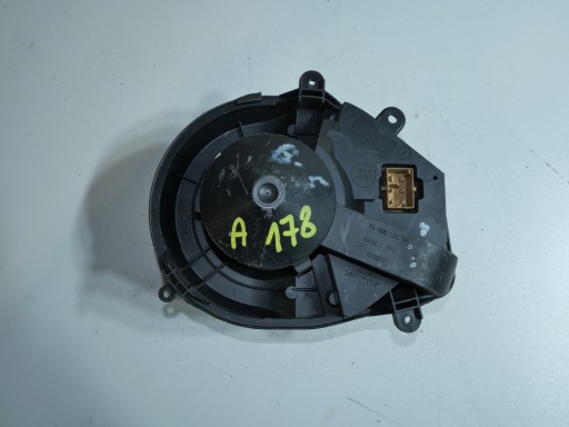 VW PASSAT B5 VENTOLA GRUPPO STUFA RISCALDAMENTO riscaldamento 8D1820021