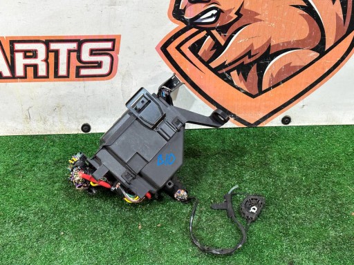 +48 505 - Блок запобіжників rr l560 m8a2-14a076-cb