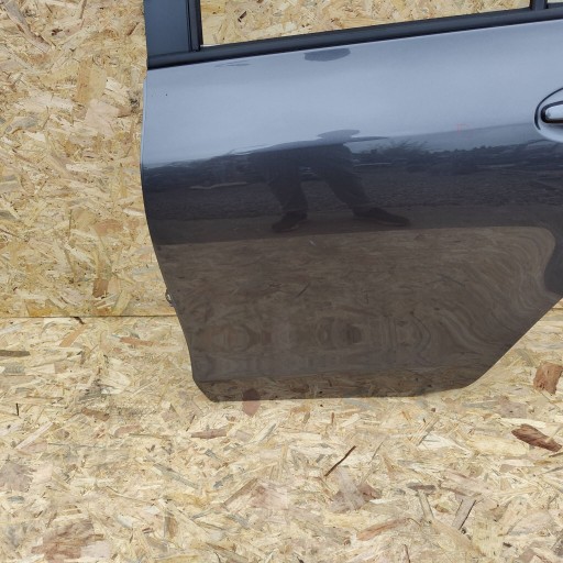 Toyota Yaris 2010 rear part side left door rear.