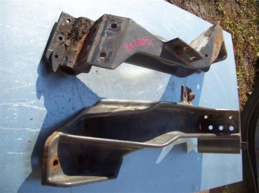 941 891 - КРІПЛЕННЯ КАБІНИ MERCEDES ACTROS