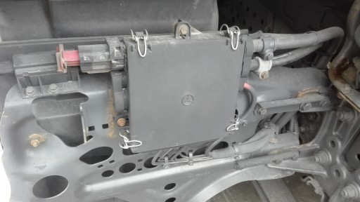 22 - Блок запобіжників mercedes actros mp 4