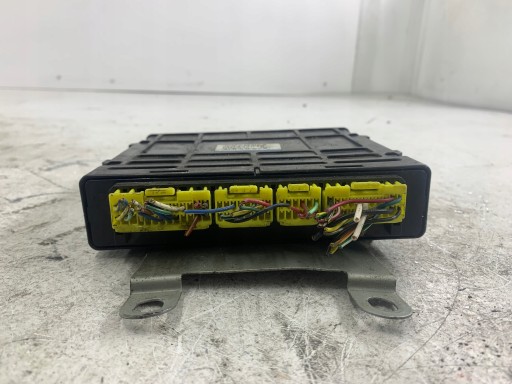 MITSUBISHI COLT V 1.3 control unit of the engine MD347016