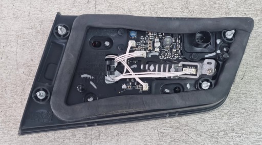 TESLA MODEL S 12-21 Licht links heck für die Heckklappe LED Original 6005925 6005922