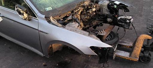 fender right front LB7S VOLKSWAGEN PASSAT B8