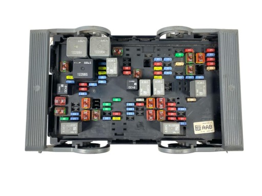 25941368 - КОРОБКА ЗАПОБІЖНИКІВ ESCALADE TAHOE YUKON 10-14R