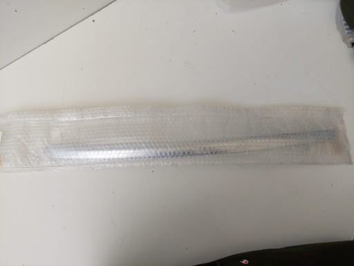 7S71-8B271-A - FORD MONDEO MK4 НАКЛАДКА КАПОТА ХРОМ 7S71-8B271 ОРИГ.