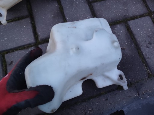 Réservoir eau essuie glace Opel Astra et F 0023935