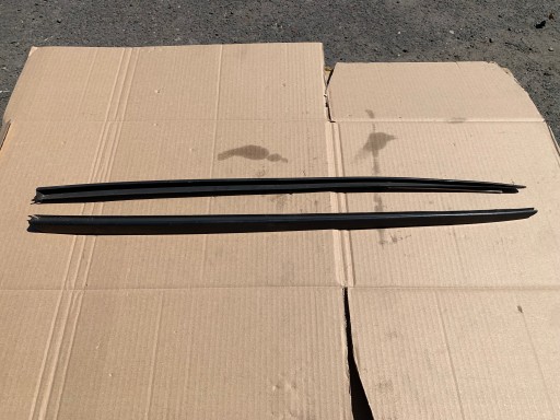 НАКЛАДКА ПЕРЕДНЬОГО ВІКНА AUDI A8 D4 4H0 КОМП