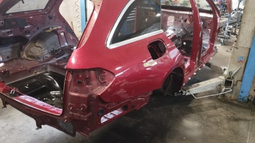 Mercedes-Benz E W213 KOMBI sárvédö negyed feszítöheveder hátsó emelet