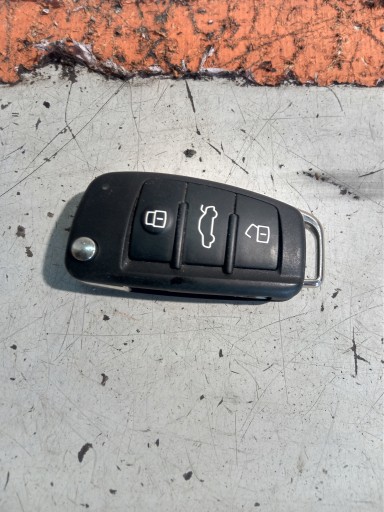 ДИСТАНЦИОННЫЙ КЛЮЧ AUDI Q2 LIFT 81A837220AB