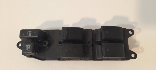 Toyota Corolla Verso switch of control of the window 848200F010 (R627)