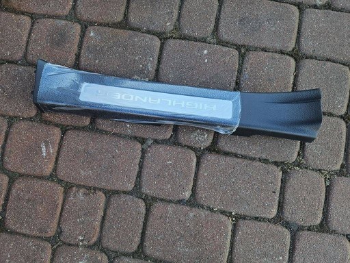 cover cover of the threshold threshold right plast Toyota Highlander XU70 67913-0E110