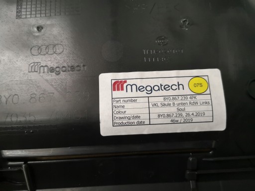 AUDI A3 8Y side cover SLUPKA B left 8Y0867239